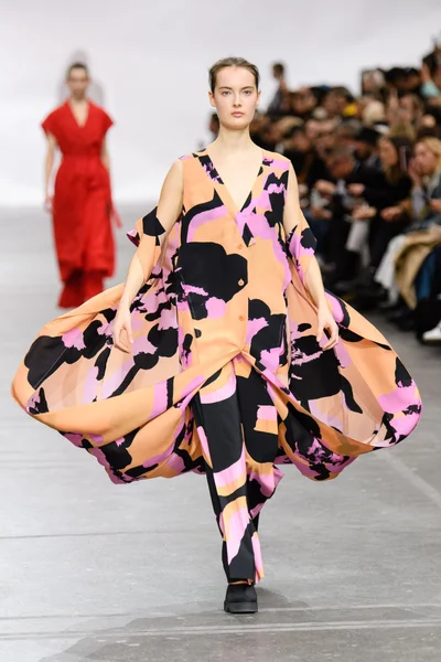 Look 11